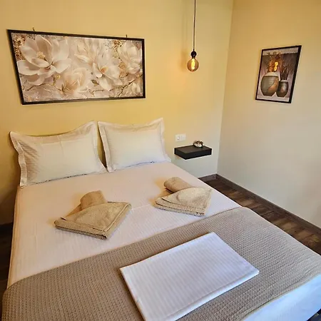 Georgia's Skyview Apartment Poros (Kefalonia)