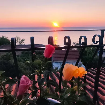 Georgia's Skyview * Poros (Kefalonia)